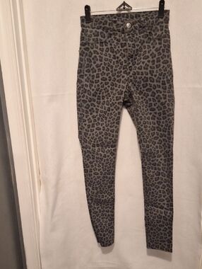 H&M Gray Leopard-Print Skinny Jeans